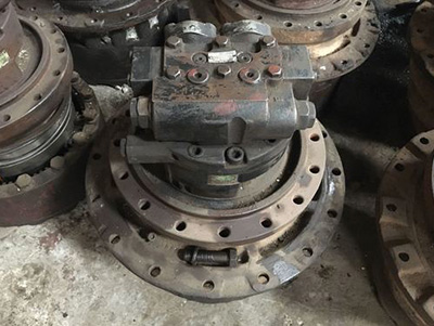 Excavator track motor device-reconditioning